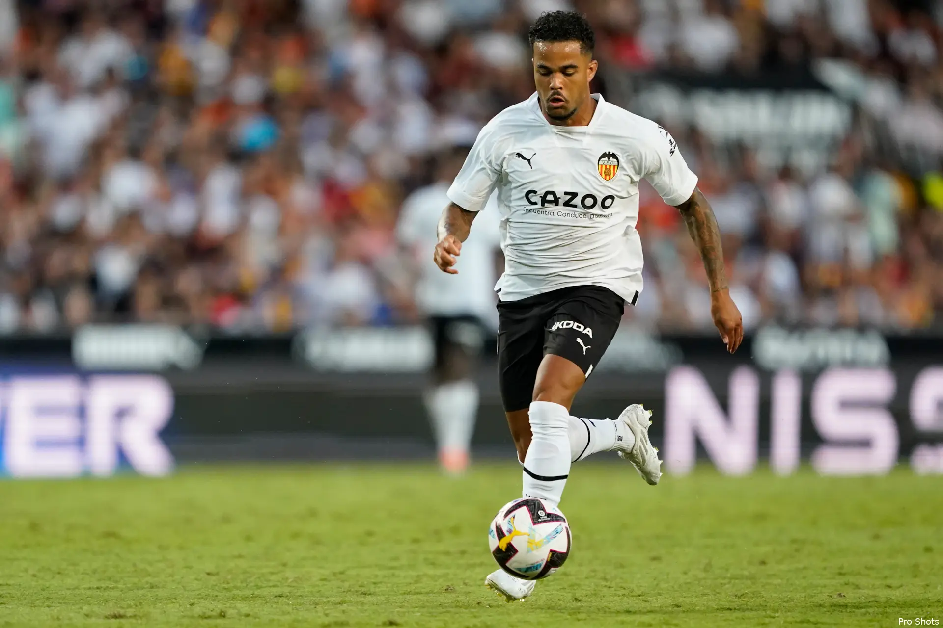 justin kluivert valencia 2223