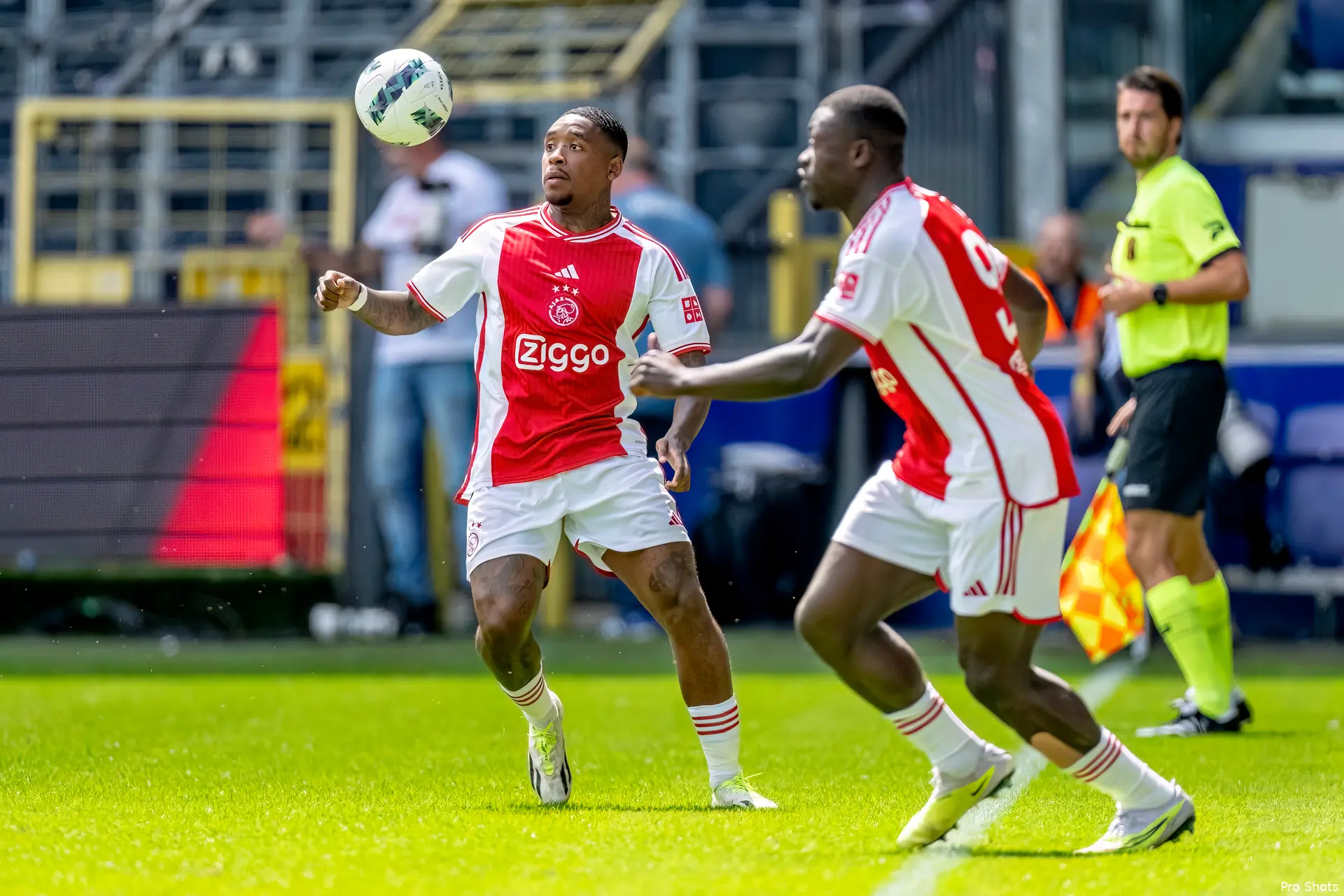 bergwijn brobbey ajax 2324