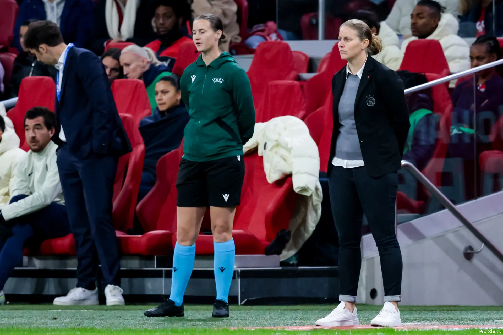 bakker ajax vrouwen psg 23 24