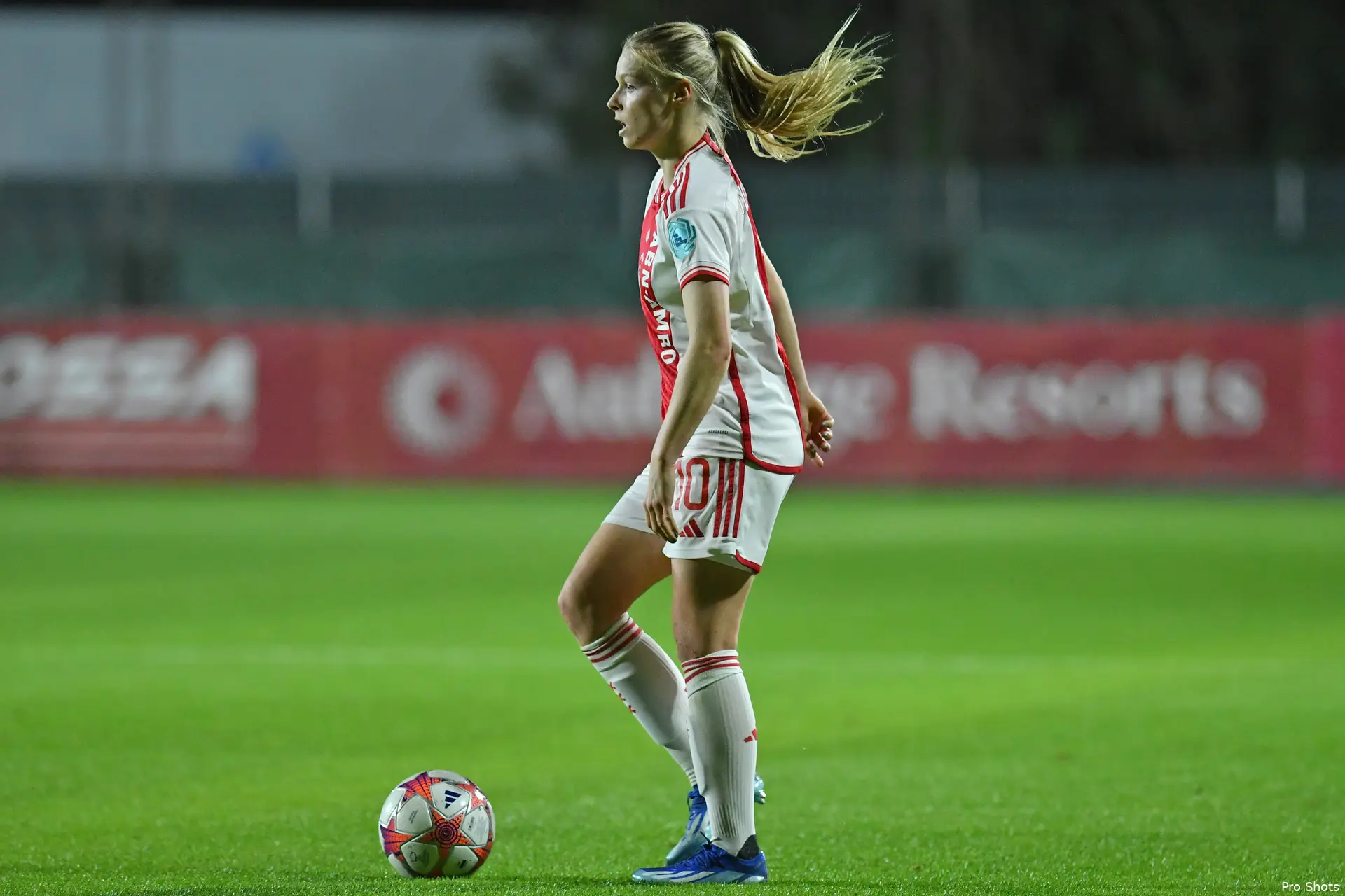 nadine noordam ajax vrouwen 23 24