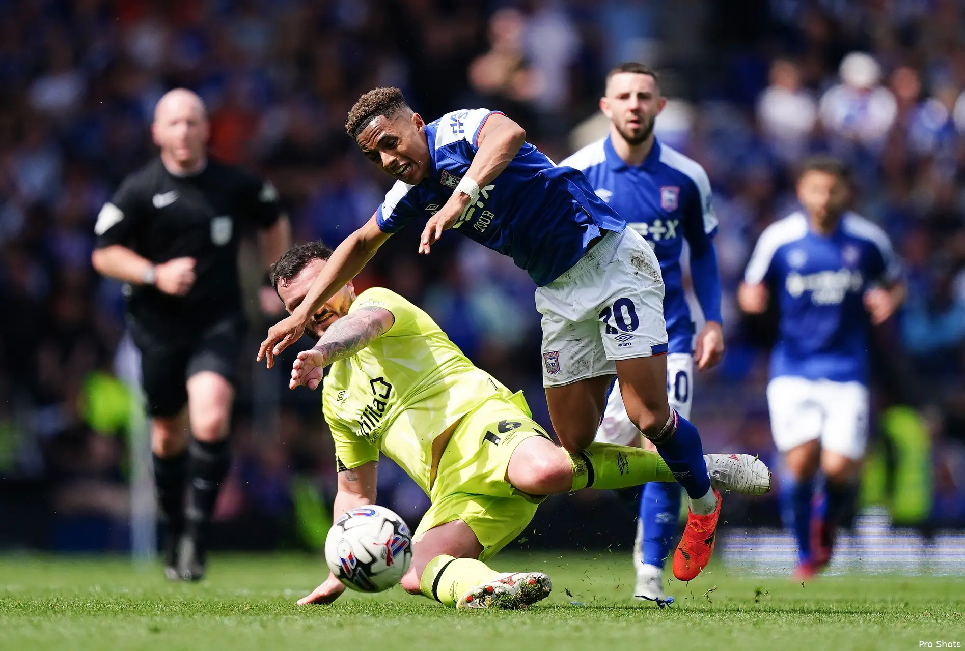 omari hutchinson ipswich 23 24