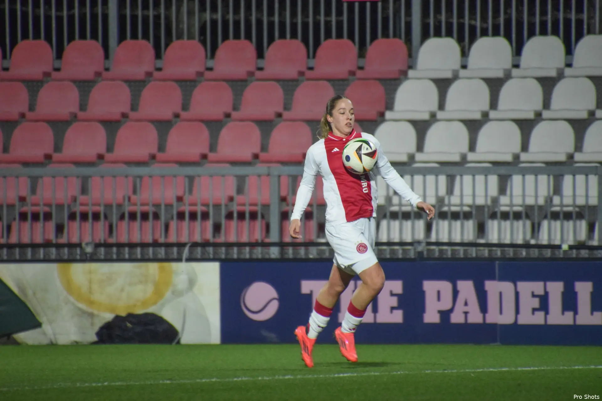 danique tolhoek ajax vrouwen 24 25