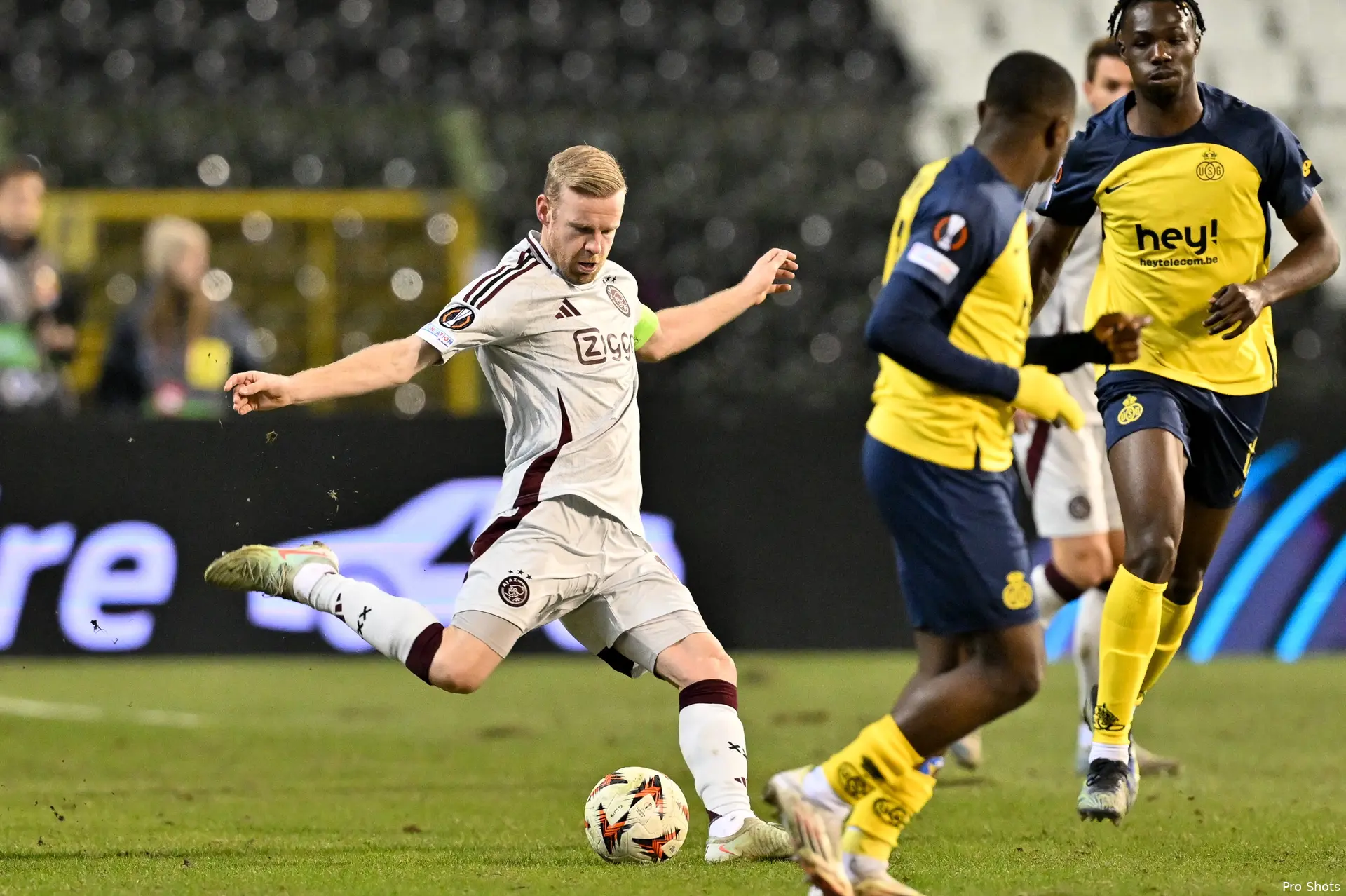davy klaassen union saint gilloise 24 25
