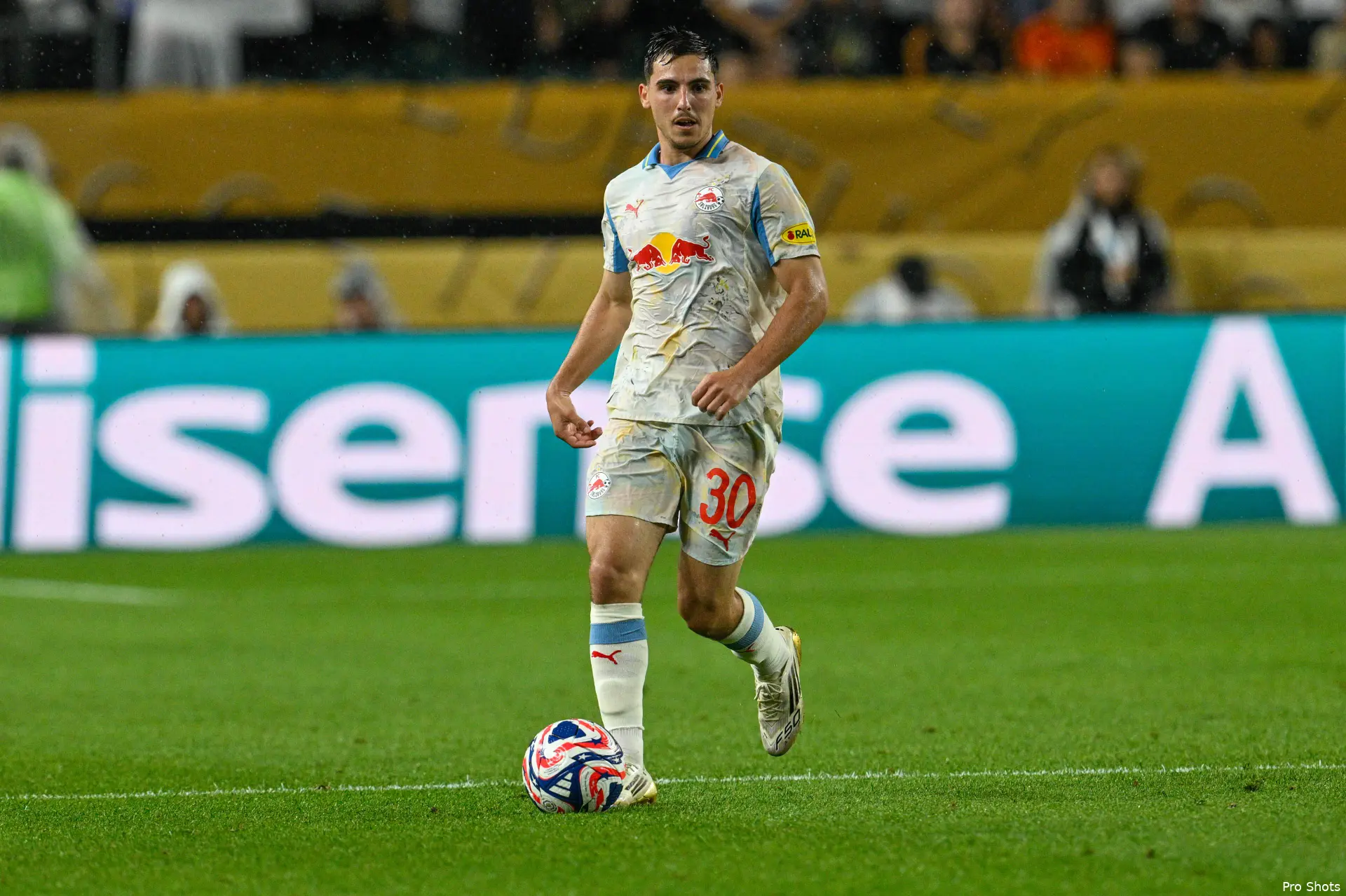 oscar-gloukh-rb-salzburg-2025