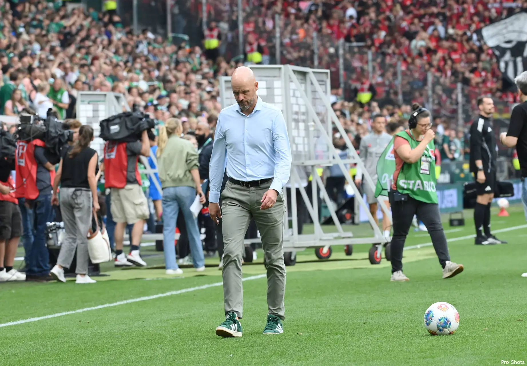 erik-ten-hag-bayer-leverkusen-25-26