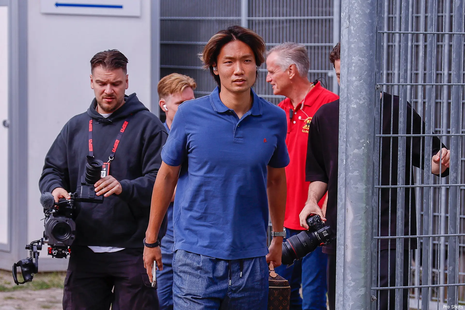 ko-itakura-go-ahead-eagles-ajax-25-26