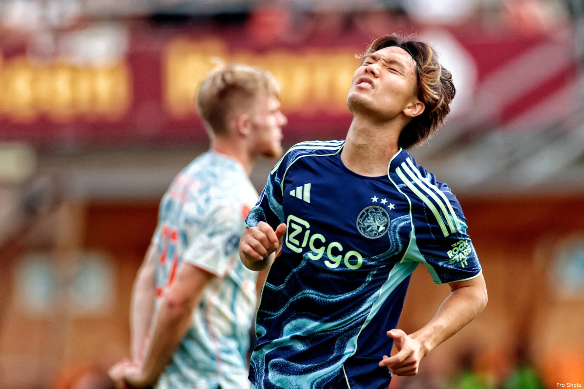 ko-itakura-volendam-ajax