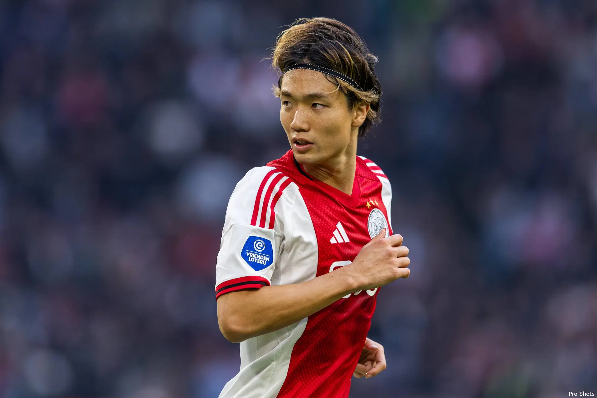 ko-itakura-ajax-25-26