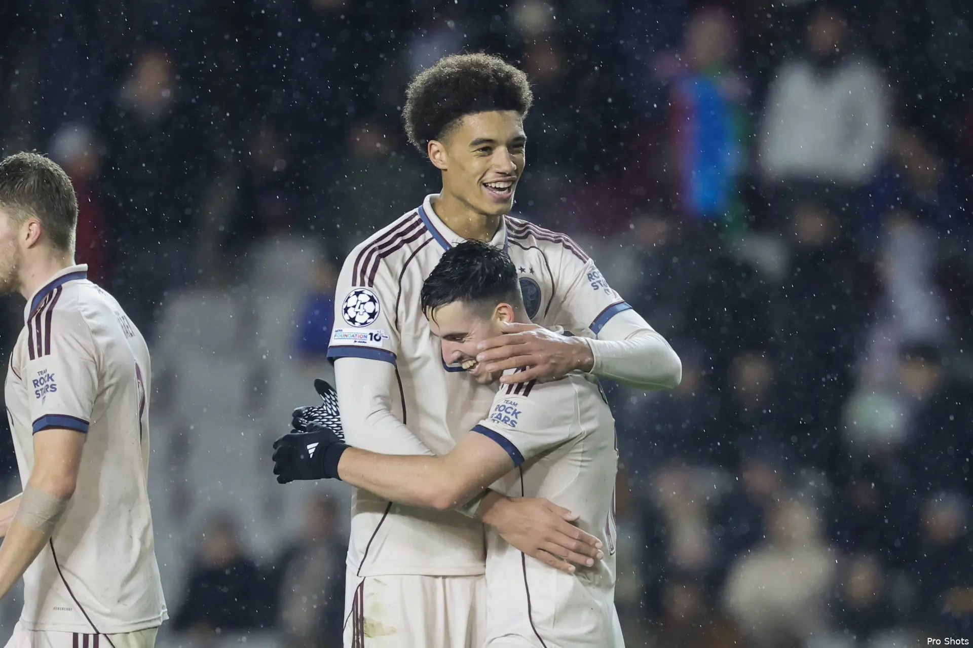 aaron-bouwman-qarabag-ajax-25-26