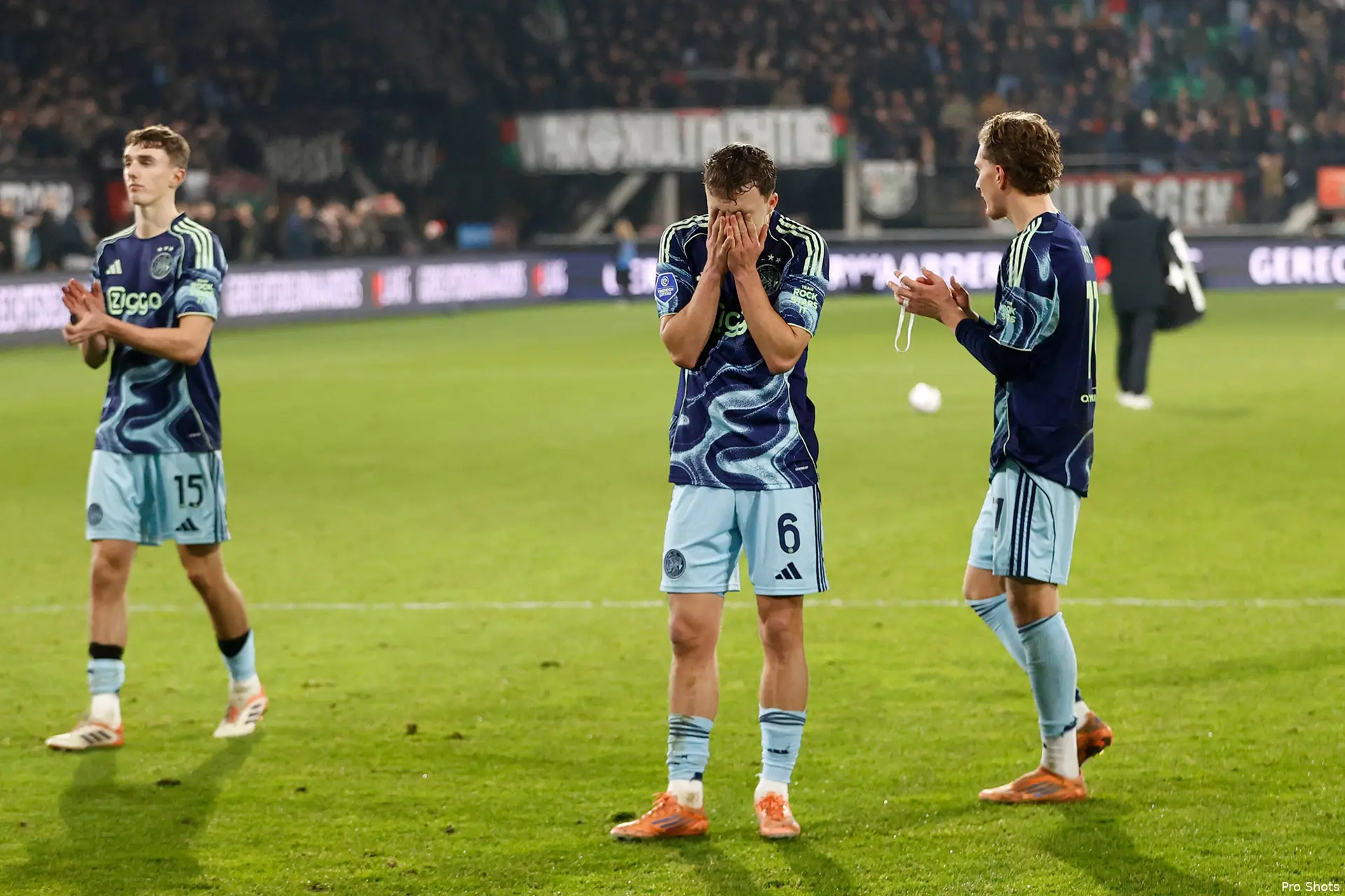 nec-ajax-youri-regeer-25-26