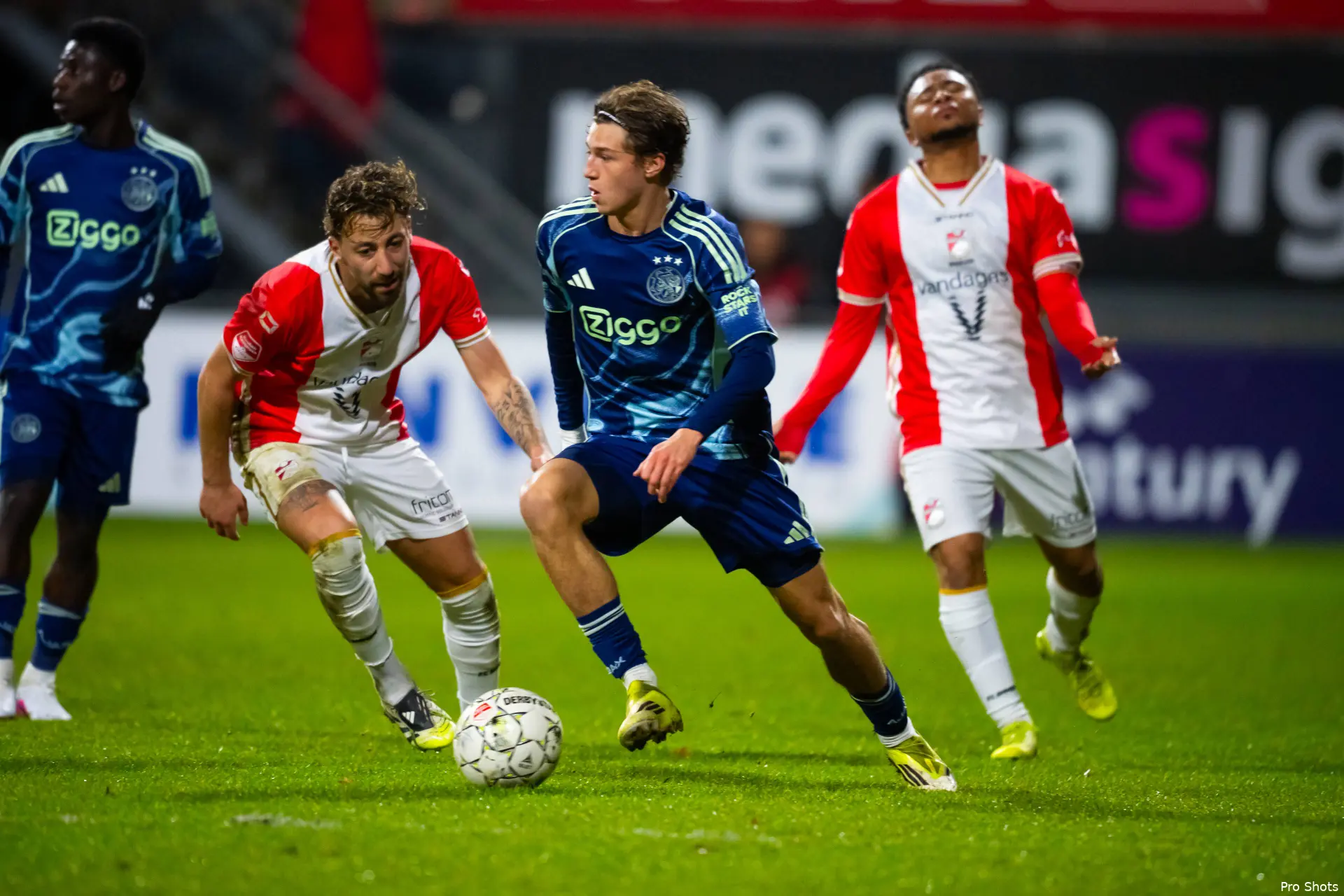 Ryan van de Pavert FC Emmen Jong Ajax Ajax Showtime