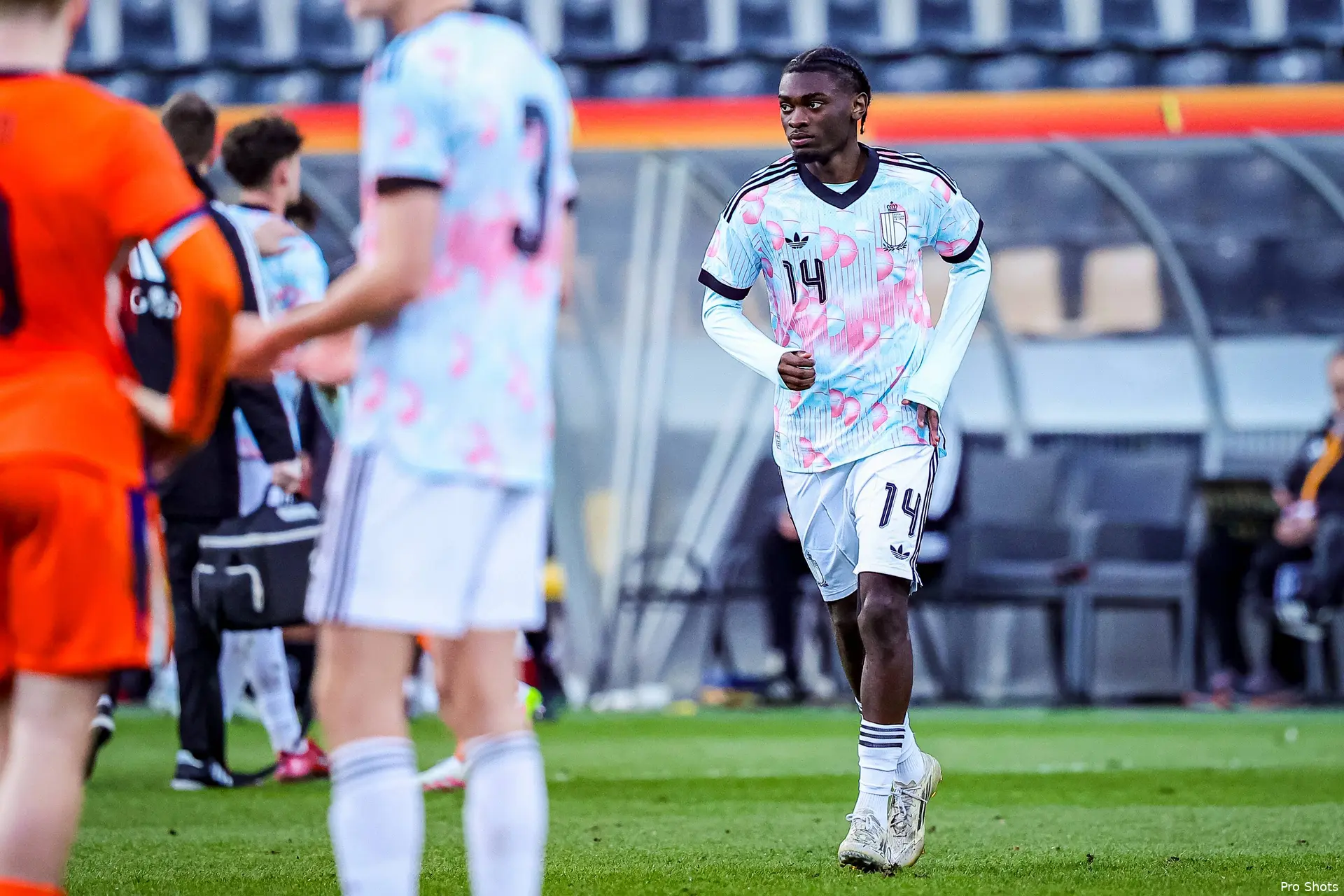 Ajax Showtime Jorthy Mokio
