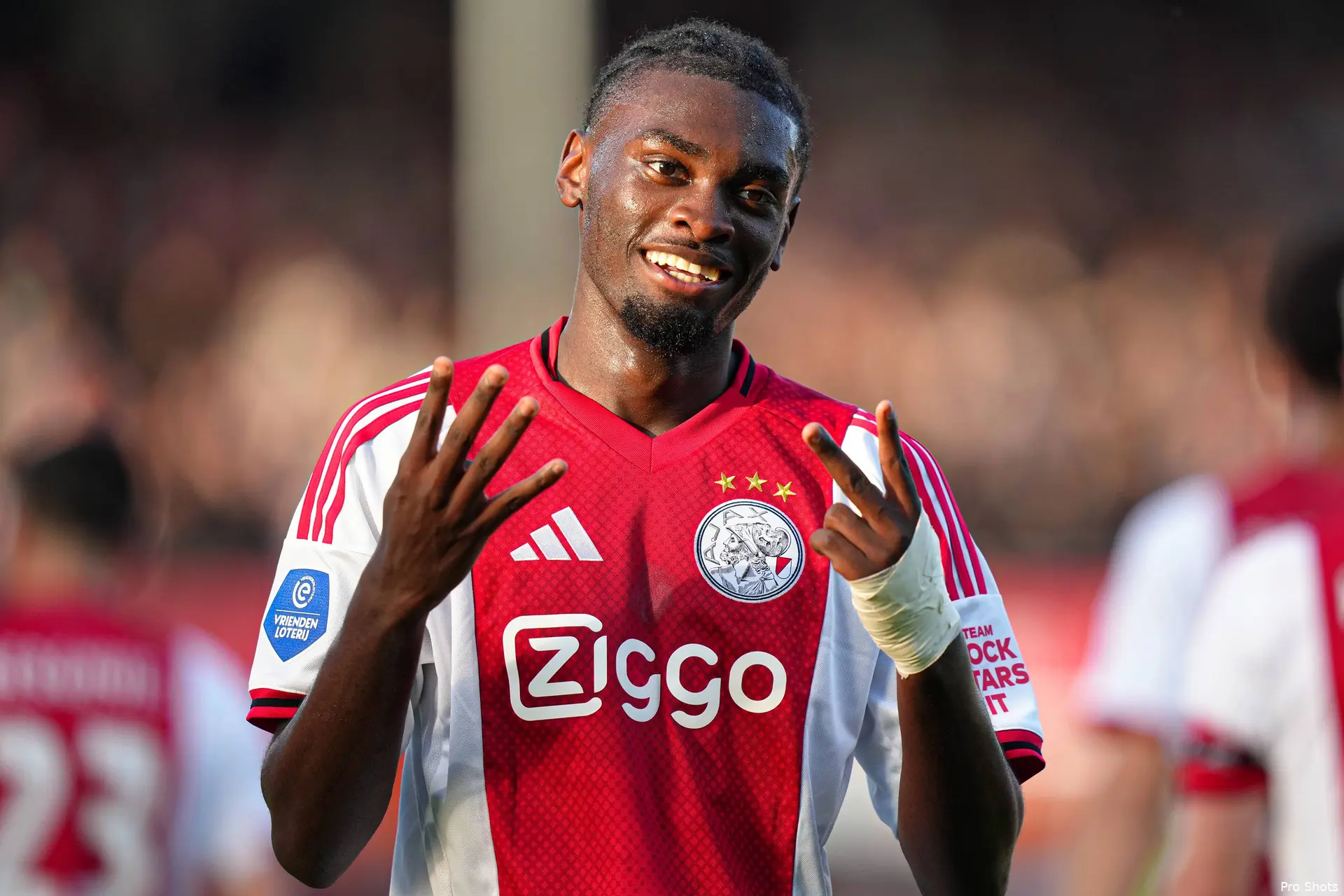 Ajax Showtime Jorthy Mokio