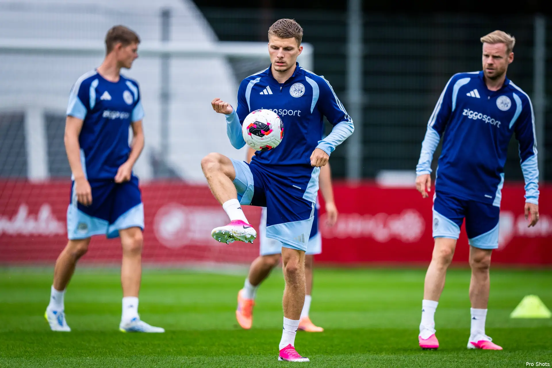 Ajax Showtime Anton Gaaei