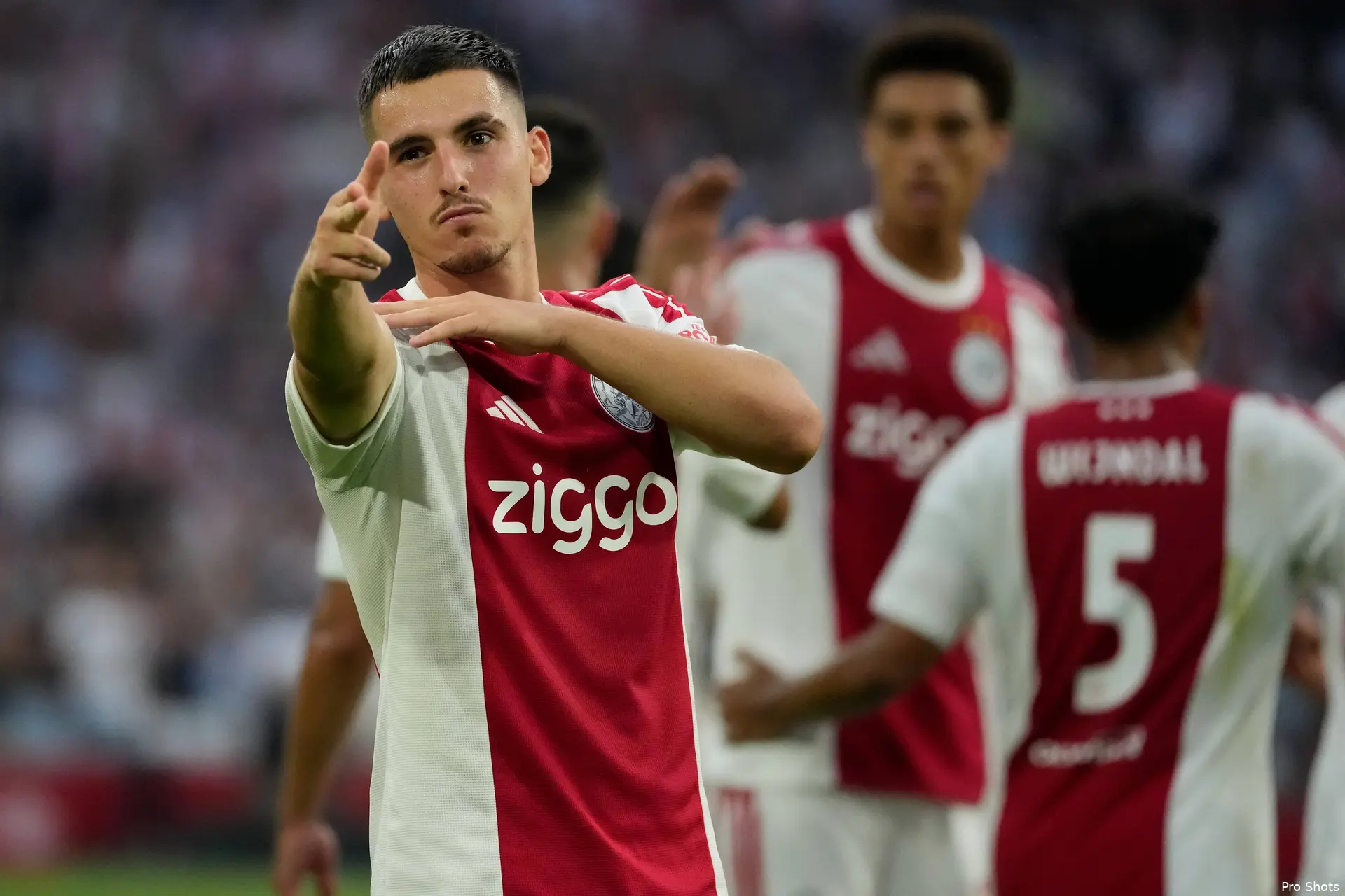 Ajax Showtime Oscar Gloukh