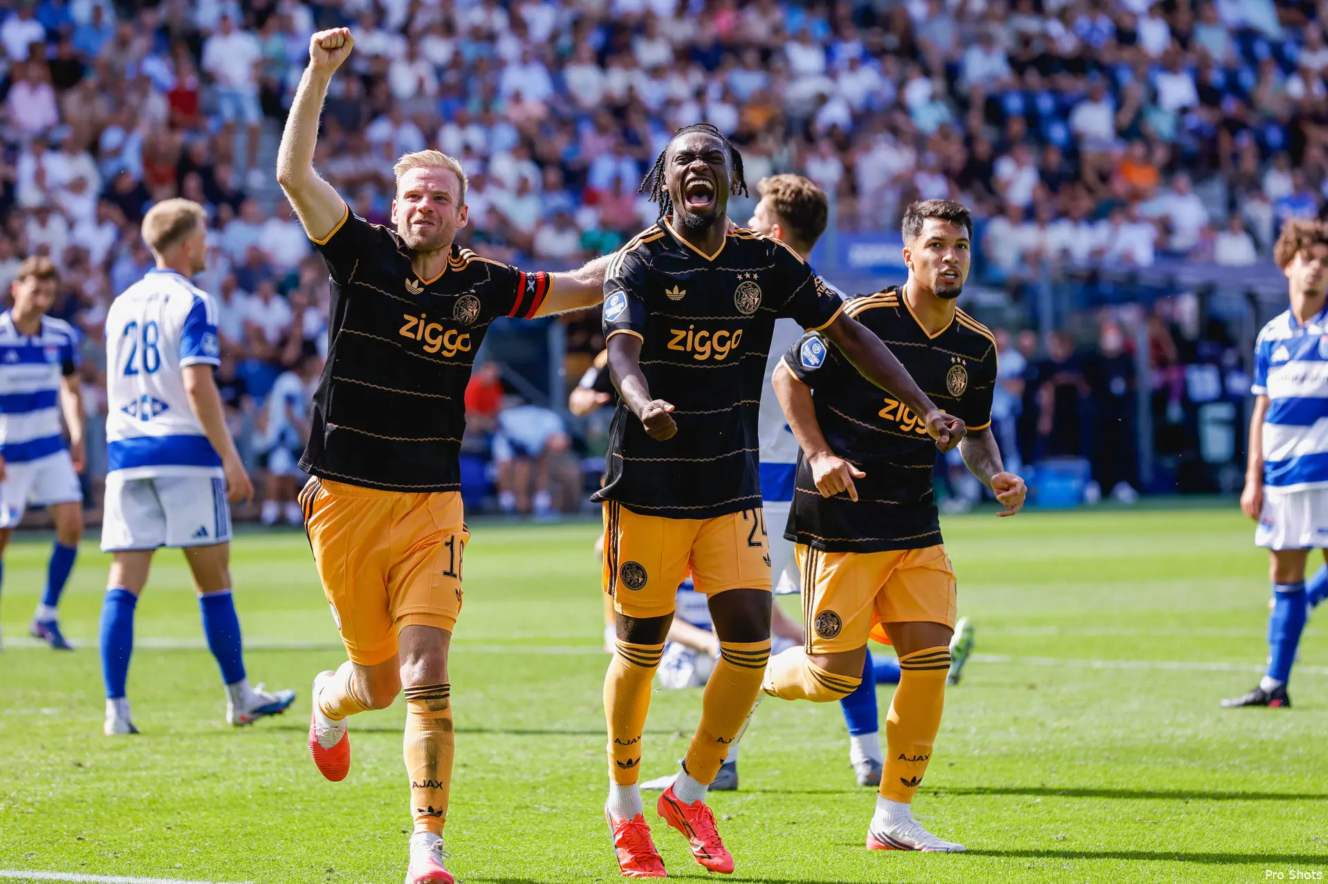 Ajax Showtime Davy Klaassen Jorthy Mokio Marcos Leonardo