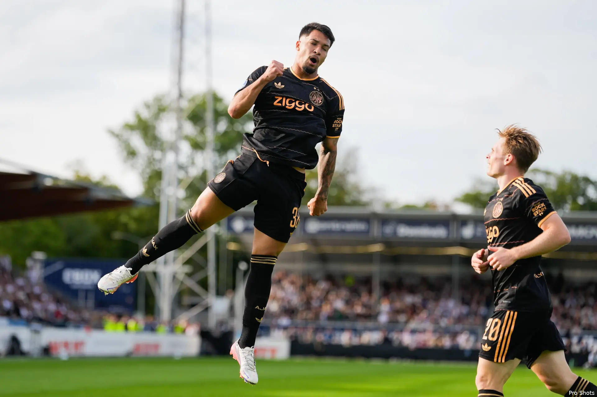 Ajax Showtime Marcos Leonardo