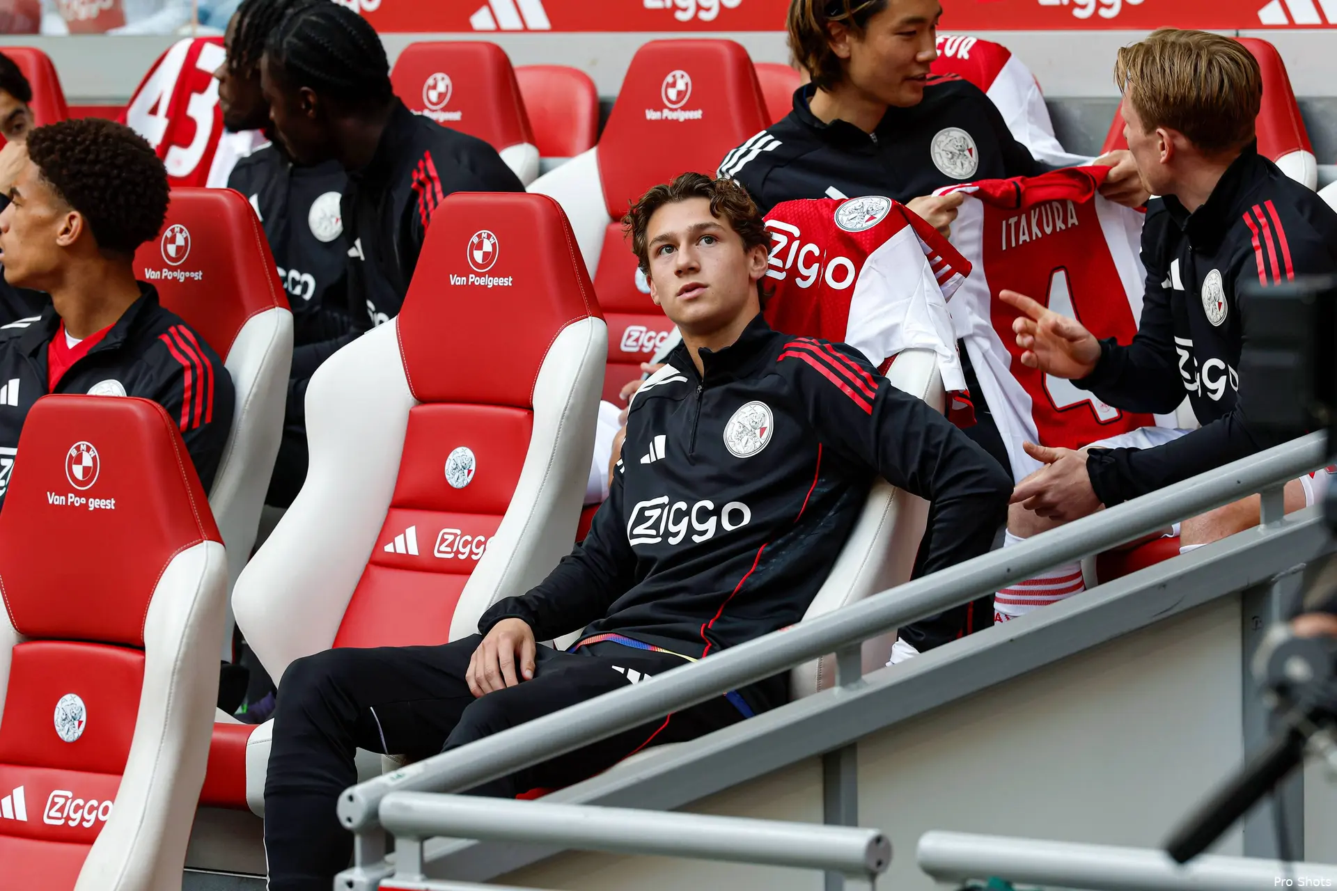 Ajax Showtime Ryan van de Pavert Aja