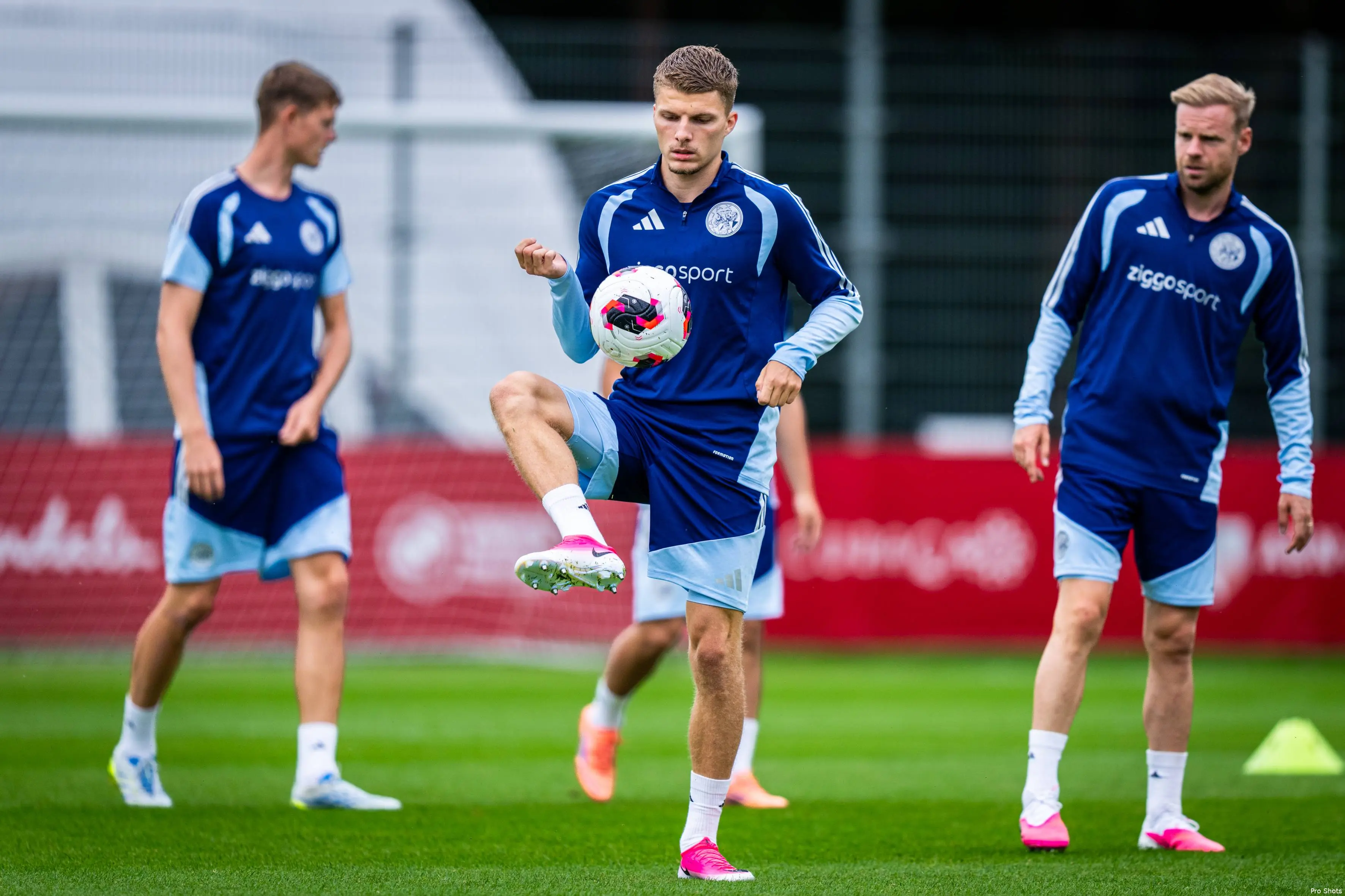 Ajax Showtime Anton Gaaei