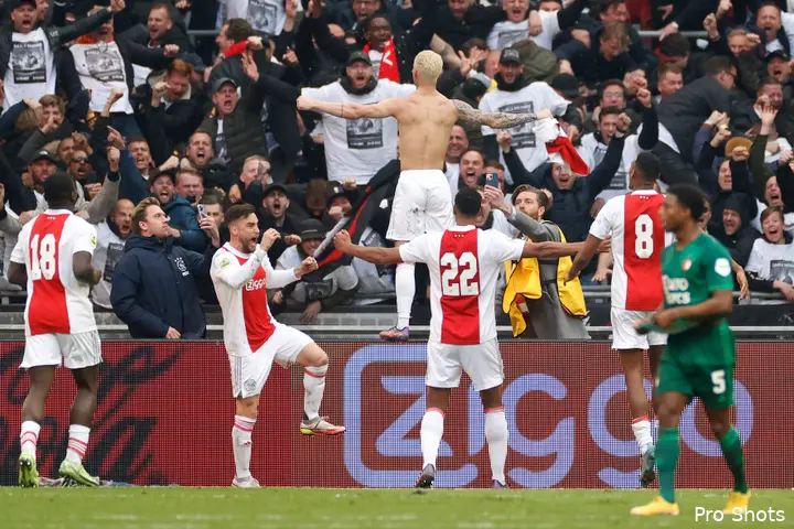 Antony werd tweemaal kampioen met Ajax en won één keer de beker. Waar sprake leek van een gelukkig huwelijk, is het gevoel nu dus compleet anders.
