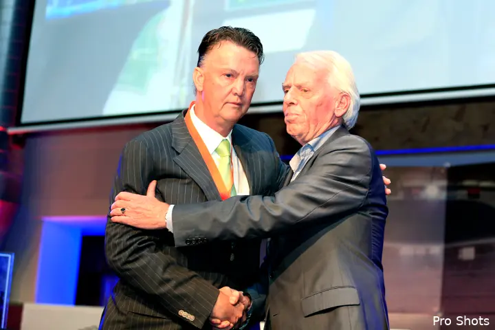 Leo Beenhakker met zijn opvolger bij Ajax: Louis van Gaal. John van 't Schip beleefde zijn beste seizoen onder Beenhakker.&nbsp;Hij was aanvoerder en werd landskampioen.&nbsp;'Hij had geweldige besprekingen.'