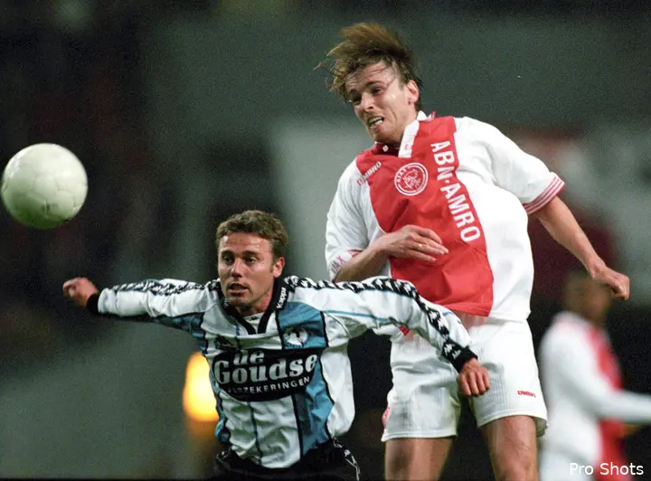 Richard Witschge stond bekend als flegmatieke middenvelder met een gezonde dosis humor, maar volgens Van Damme was hij niet de hele dag door grappen aan het maken.&nbsp;