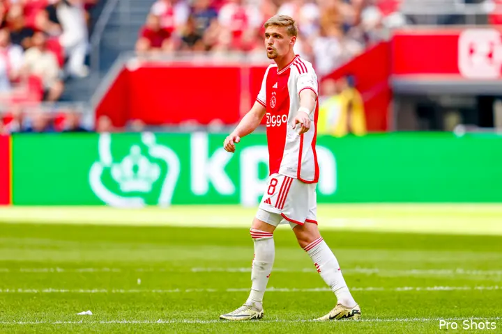 Taylor werd vorig seizoen nog uitgejouwd door een deel van het Amsterdamse publiek, dit seizoen is hij één van de belangrijkste steunpilaren in het elftal van Francesco Farioli.