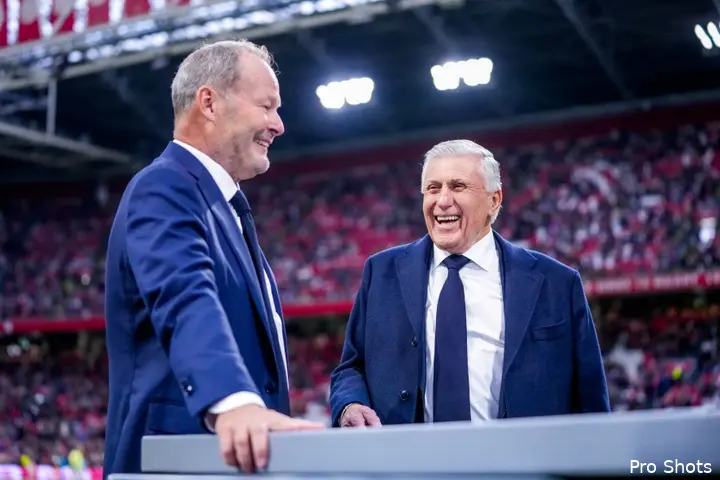Sjaak Swart en Danny Blind stonden Louis van Gaal bij als onderdelen van de technische staf.