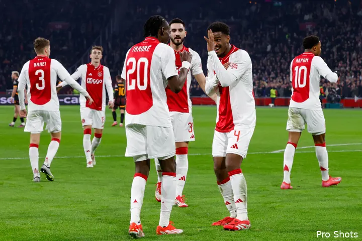 Vreugde bij Traoré na de openingstreffer.&nbsp;