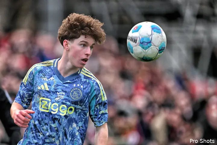 Faberski in actie tijdens het oefenduel met VfB Stuttgart.