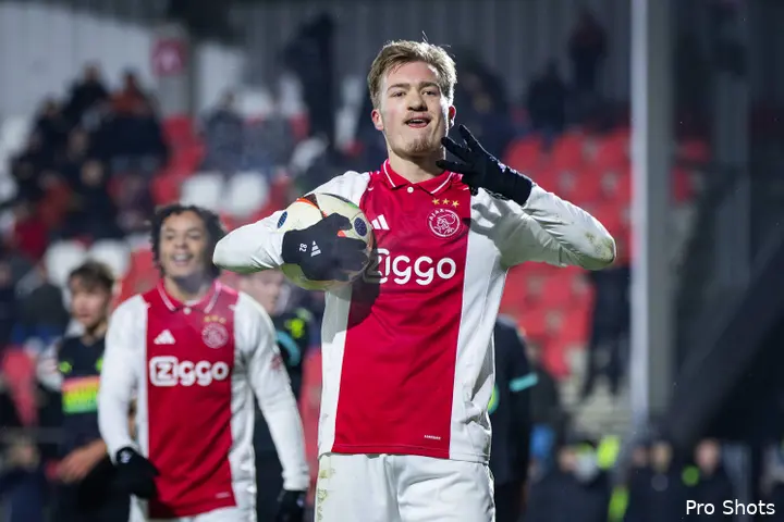 Julian Rijkhoff tankte maandag vertrouwen door driemaal te scoren tegen Jong PSV.