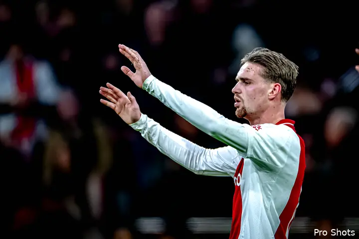 Kenneth Taylor was tegen RKC Waalwijk goed voor een doelpunt en ging in de 57ste minuut naar de kant.