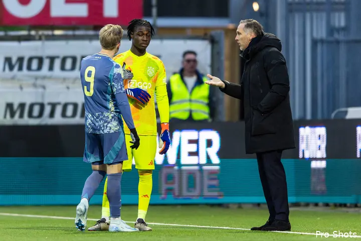 Peereboom spreekt doelman Paul Reverson en spits Julian Rijkhoff toe