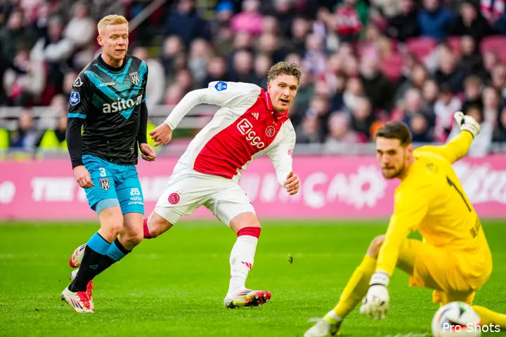 mika godts ajax heracles 24 25