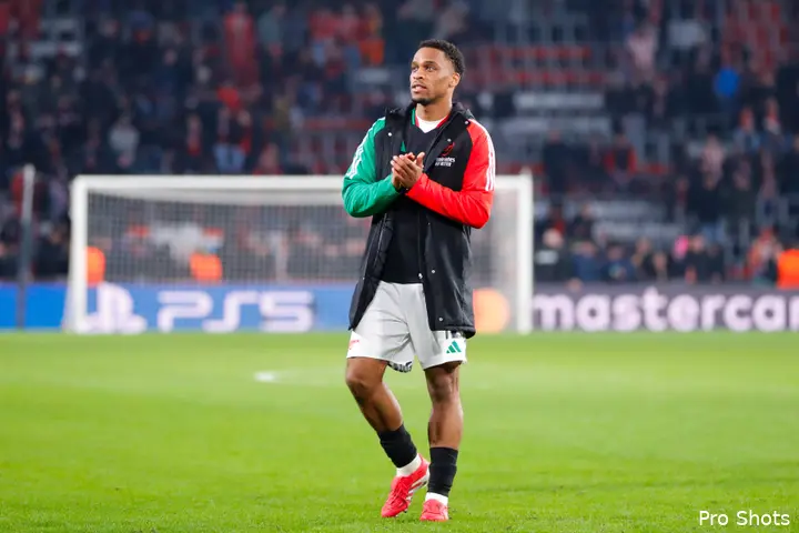 Jurriën Timber beleefde dinsdag een bijzondere avond door met Arsenal met 1-7 te winnen van PSV.