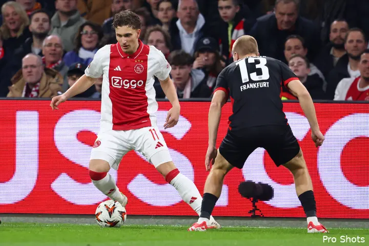 mika godts ajax eintracht frankfurt 24 25