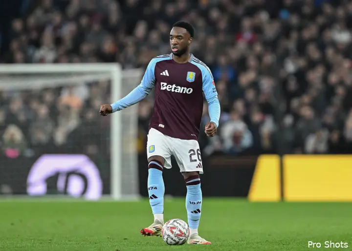Lamare Bogarde kwam dit seizoen - verdeeld over alle competities - zestien keer in actie namens Aston Villa.