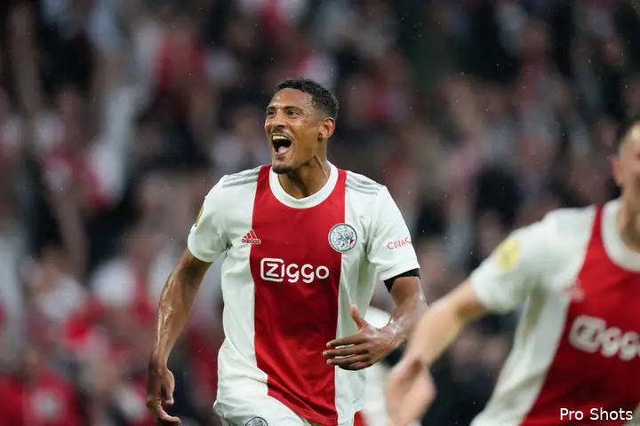 Het dienstverband van Haller bij Ajax was een groot succes. Hij was in 66 wedstrijden betrokken bij 63 doelpunten.