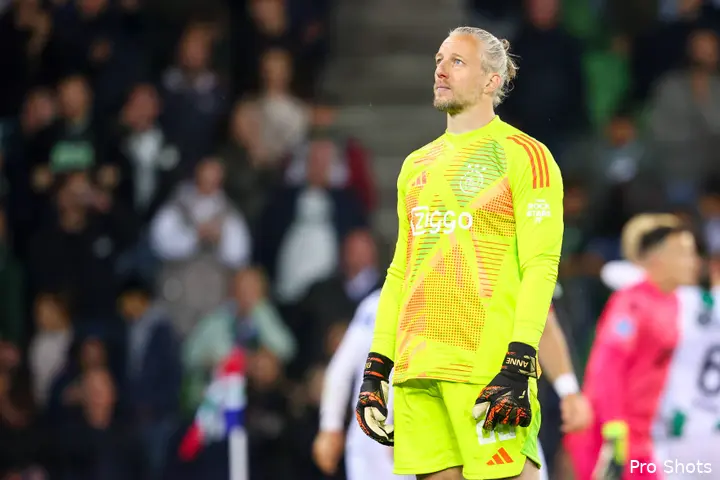 Robert Maaskant is van mening dat Remko Pasveer een grotere en meer positieve rol had moeten vertolken in de slotfase van FC Groningen - Ajax.