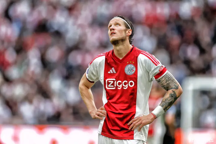wout weghorst ajax twente 24 25