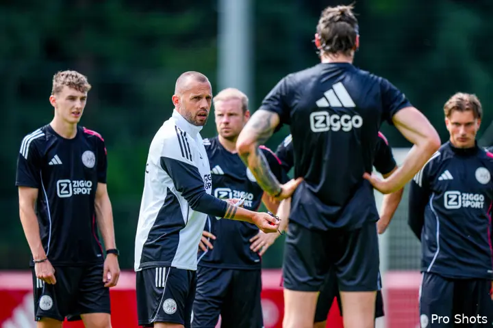 john-heitinga-ajax-25-26