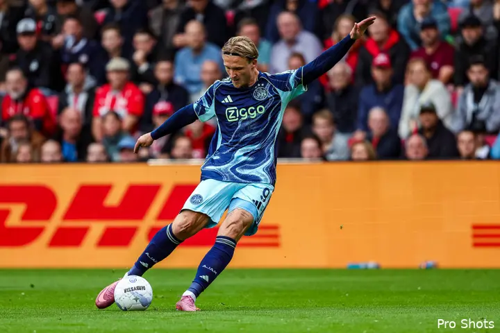 kasper-dolberg-psv-ajax-25-26