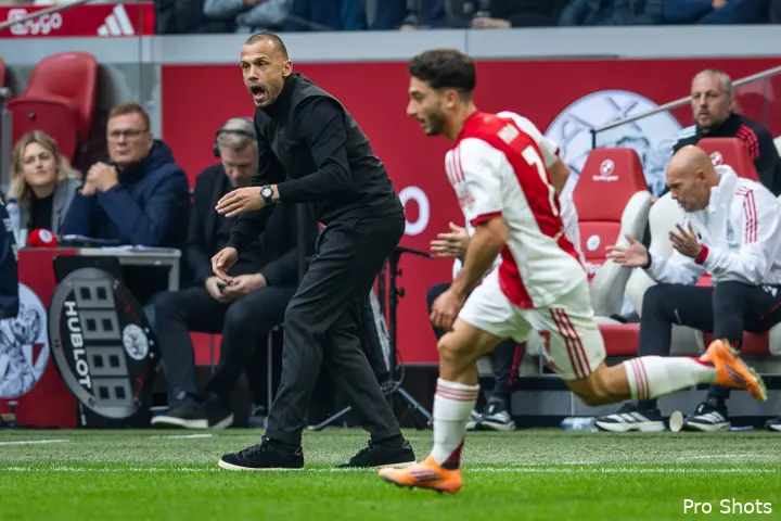 raul-moro-john-heitinga-ajax-nac-breda-25-26