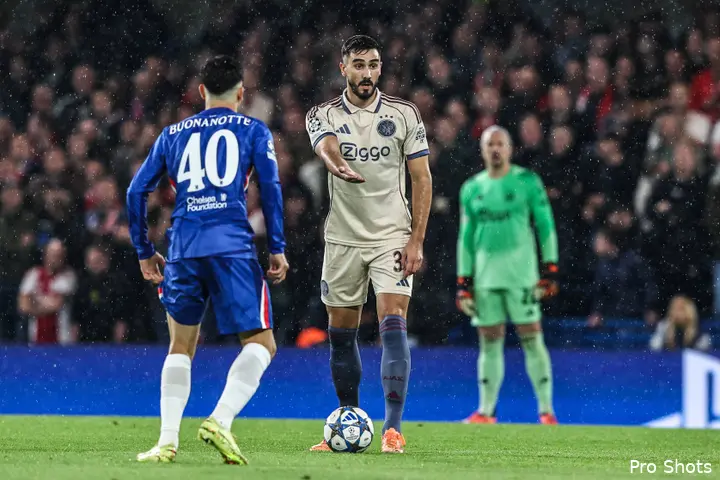 josip-sutalo-chelsea-ajax-25-26