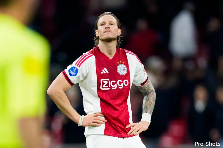 wout-weghorst-ajax-az-25-26