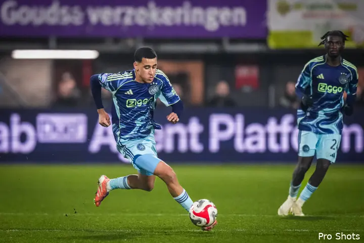 abdellah-ouazane-ajax-25-26