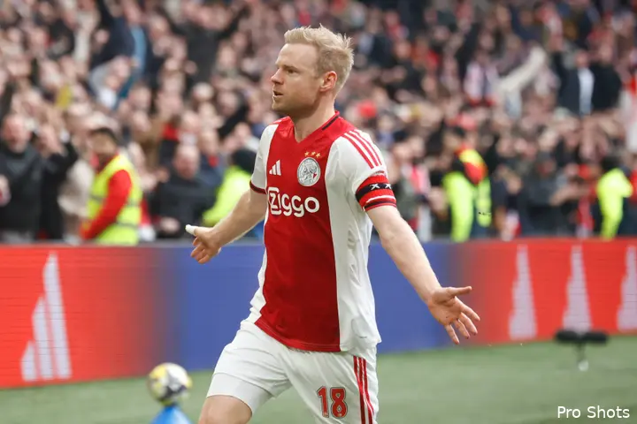 davy-klaassen-ajax-feyenoord-25-26