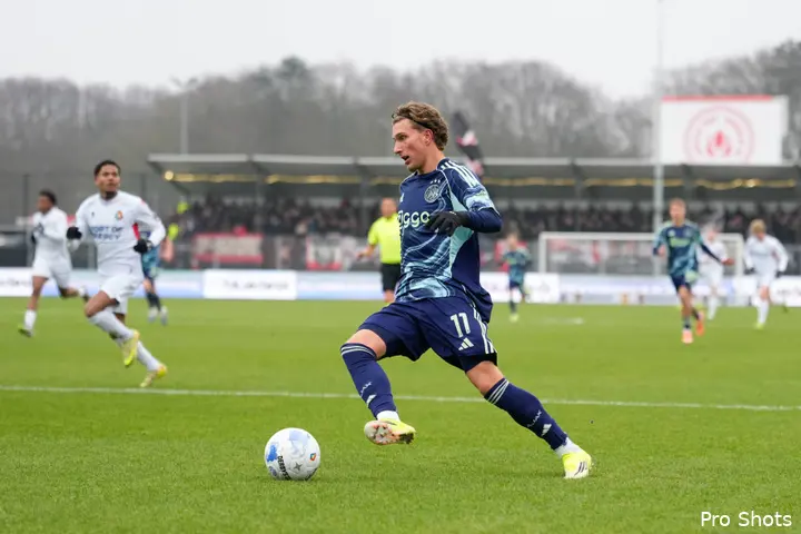 mika-godts-telstar-ajax-25-26