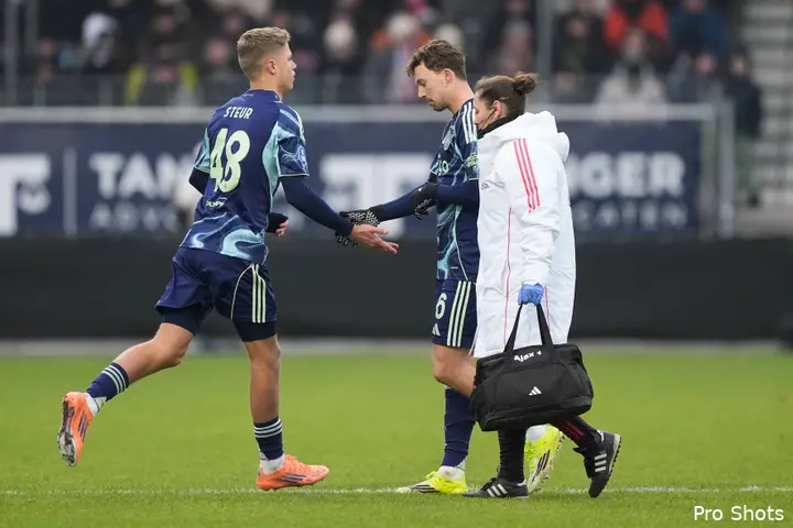 youri-regeer-telstar-ajax-25-26