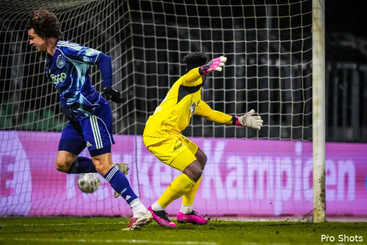 Ajax Showtime Skye Vink